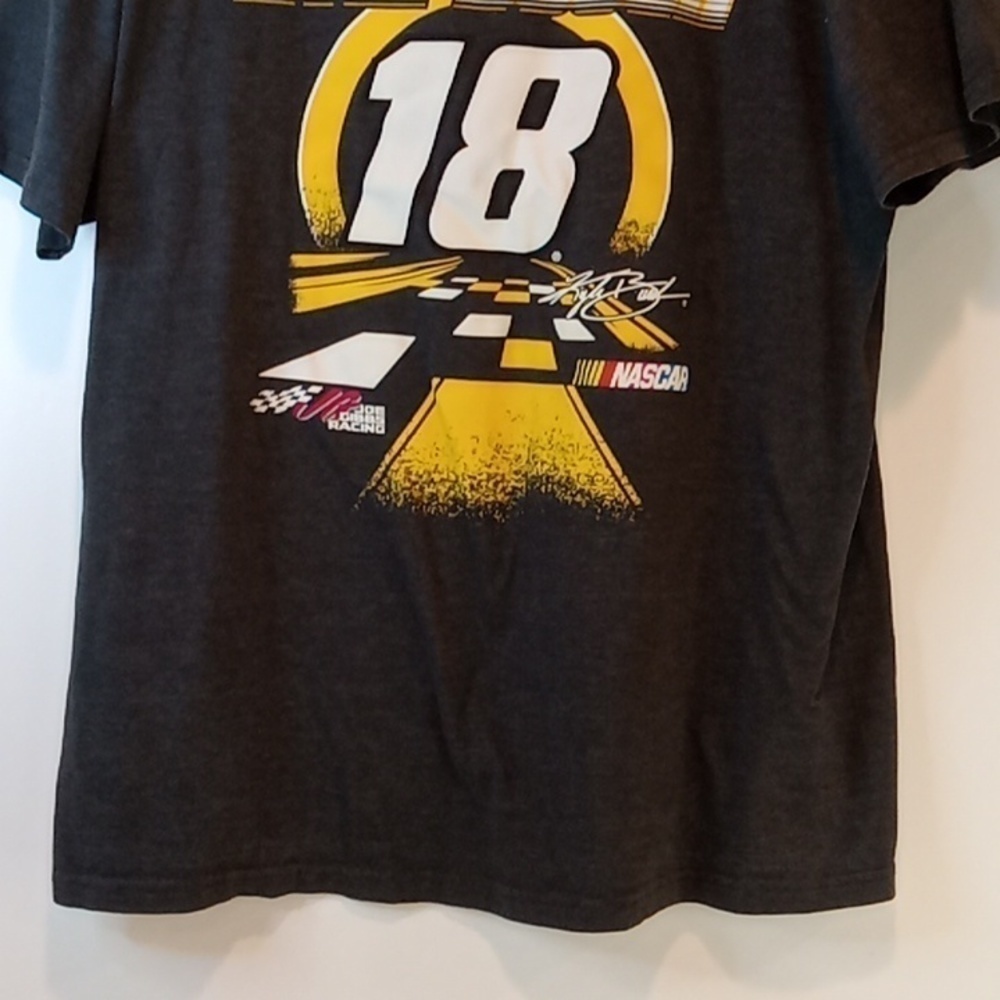 NASCAR Kyle Busch #18 Men's Size XL Gray Crew Neck Short Sleeve Tee Shirt EUC! - Picture 3 of 16
